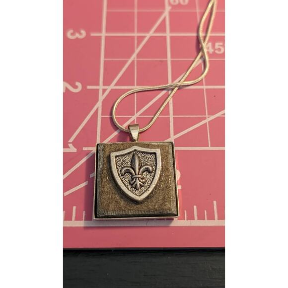 Fleur De Lis Shield On Stone Pendant on 18K Gold Plated 23" Silver Snake Chain - Picture 5 of 8